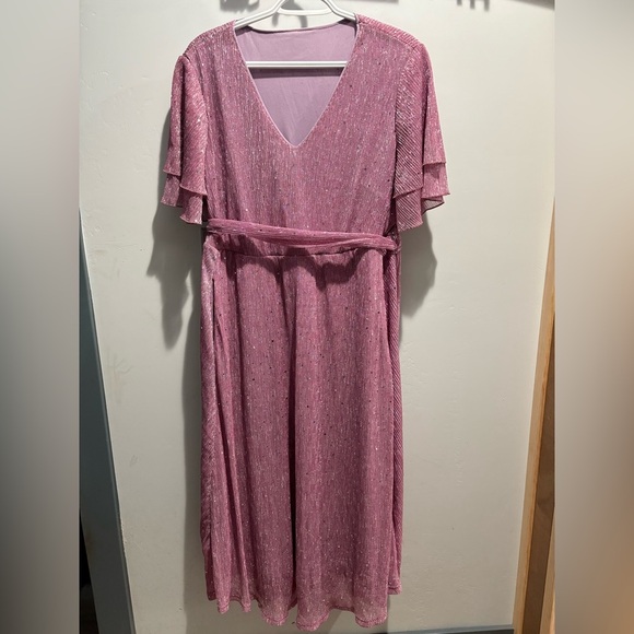 NWT BloomChic Dress - Picture 1 of 7